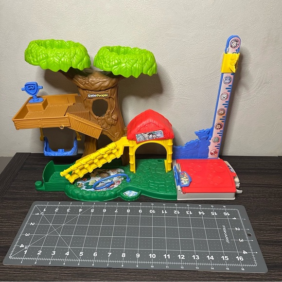 Fisher-Price Little People Big Animal Zoo 5 LP figures and Fence - Picture 4 of 12